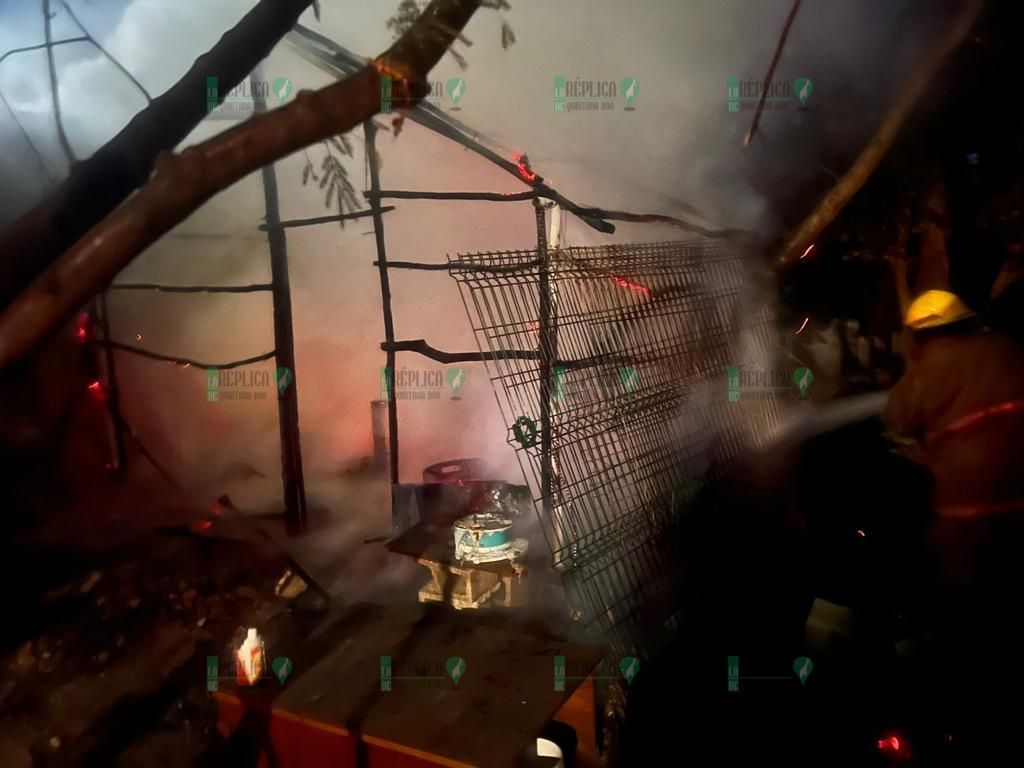 Se incendia una palapa en la colonia 2 de Octubre de Tulum