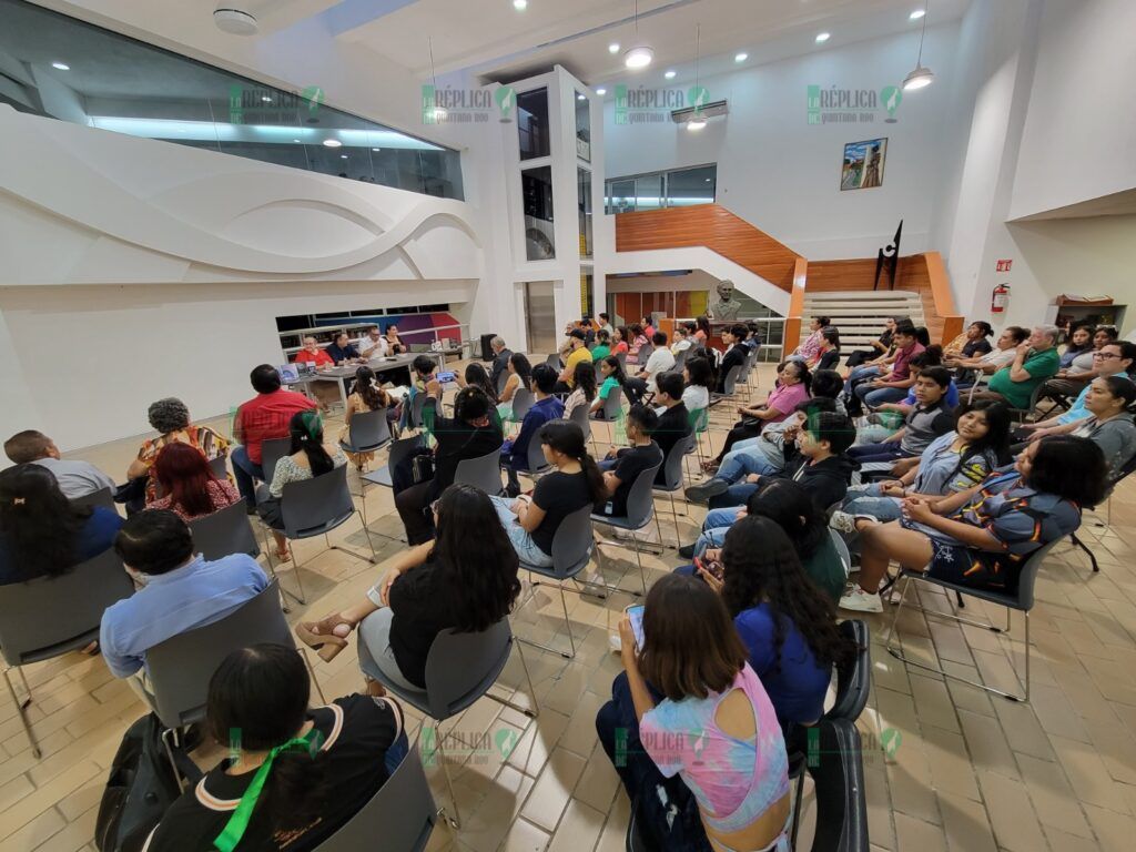 Realizan encuentro de escritores quintanarroenses en el marco del Día Nacional del Libro