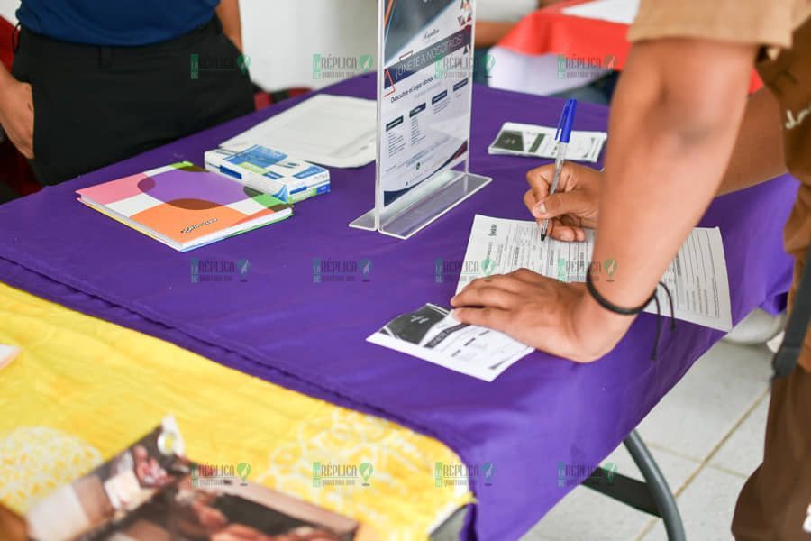 Solidaridad, Playa del Carmen, a 9 de noviembre de 2023.- Más de 700 vacantes a estudiantes con la Feria "Mi 1er Empleo Juvenil"