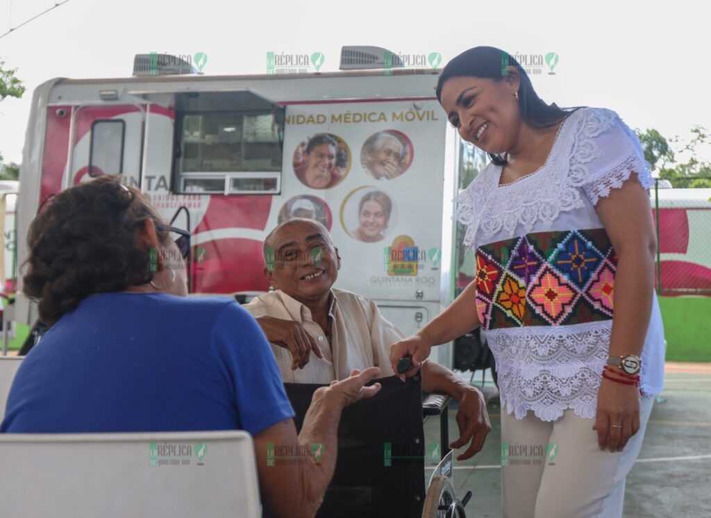 Visita Blanca Merari las Unidades Móviles de Atención Médica en Puerto Morelos