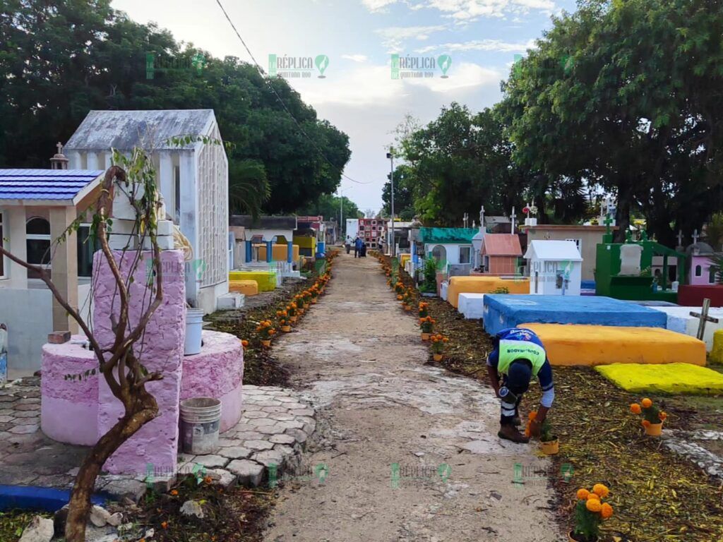 Comienza tradición de Día de Muertos en panteón municipal