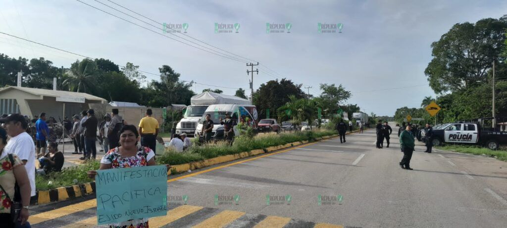 Bloquean ejidatarios de Felipe Carrillo Puerto carretera a Mérida