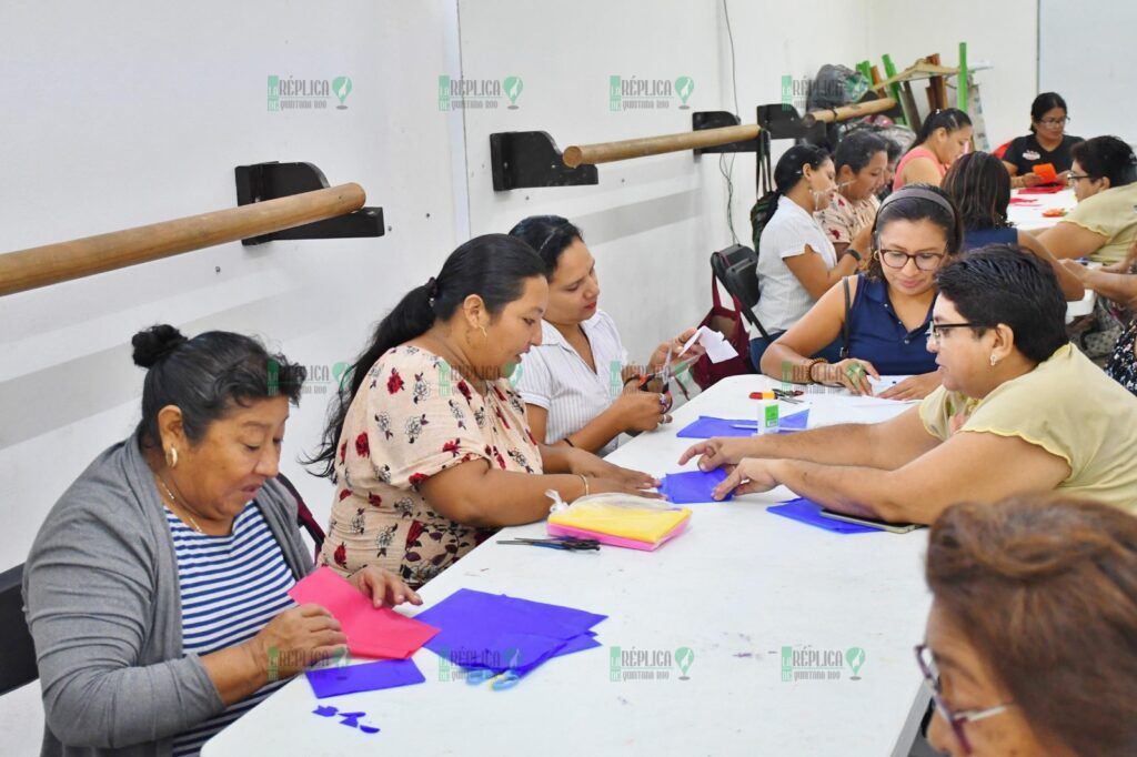 La Fundación de Parques y Museos apertura la cuarta edición del taller “Mundo de Papel”