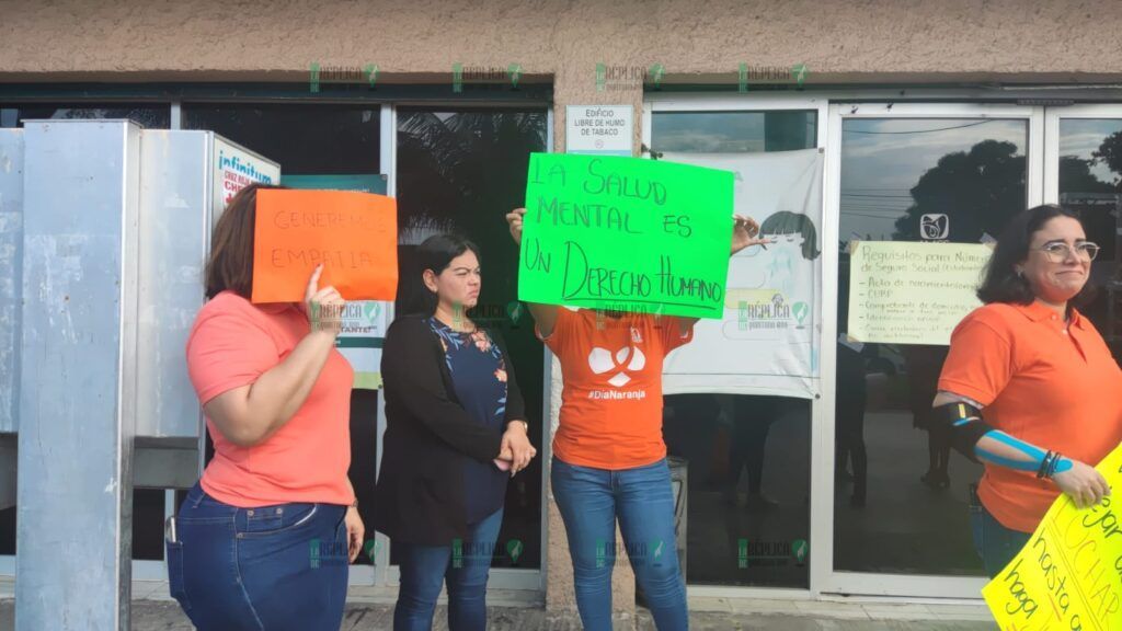 Protestan trabajadoras del IMSS en Chetumal; exigen destitución de Patricia Frías