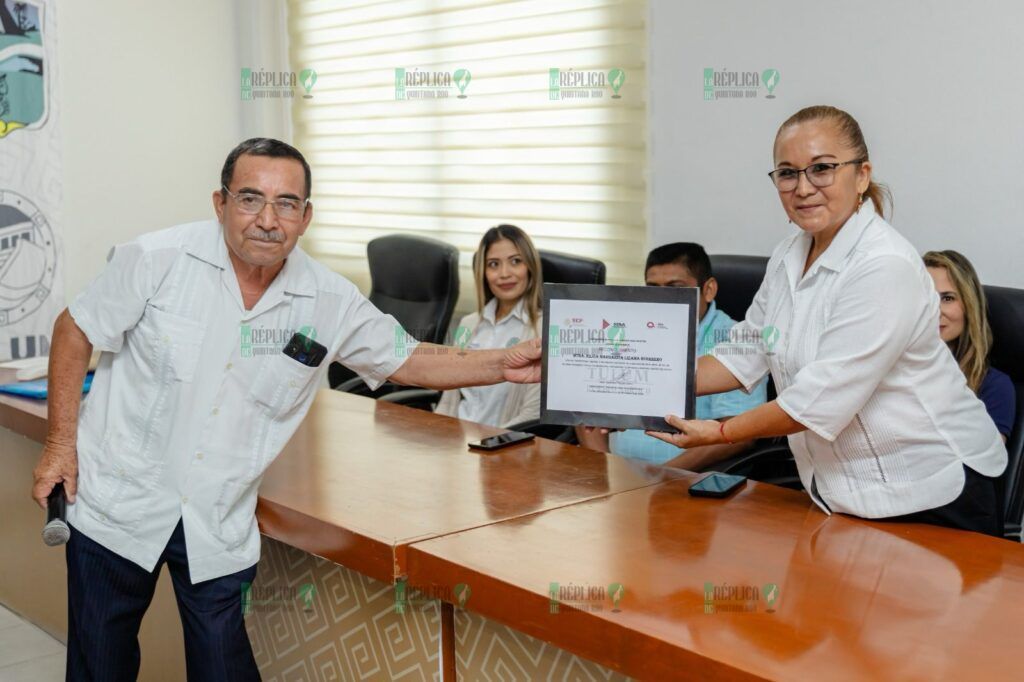 Ayuntamiento de Tulum impulsa la educación en personas adultas