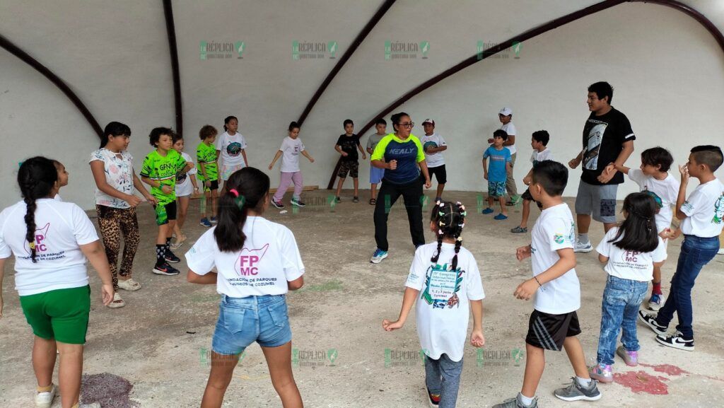 “Jóvenes por la Conservación” participan en talleres gratuitos de la Fundación de Parques y Museos