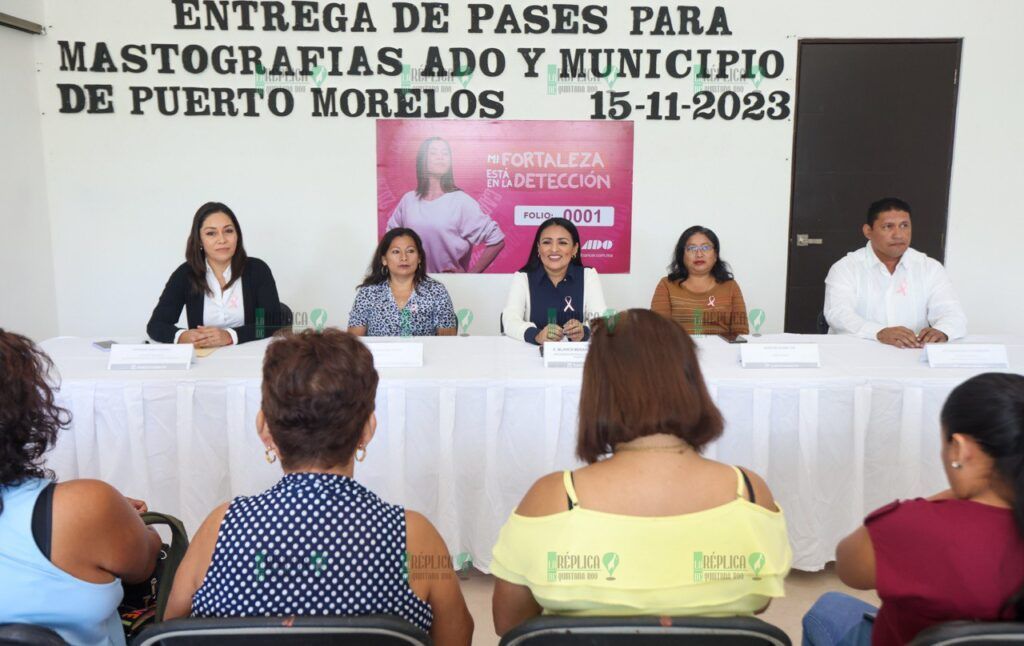 Entrega Blanca Merari pases para mastografías a mujeres de Puerto Morelos y Leona Vicario