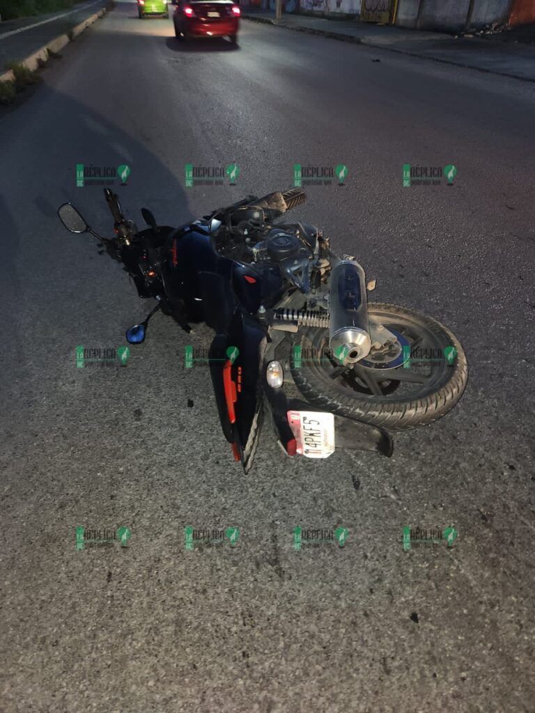 Hombre derrapa en moto y pierde la vida, en la avenida 20 de Noviembre de Cancún