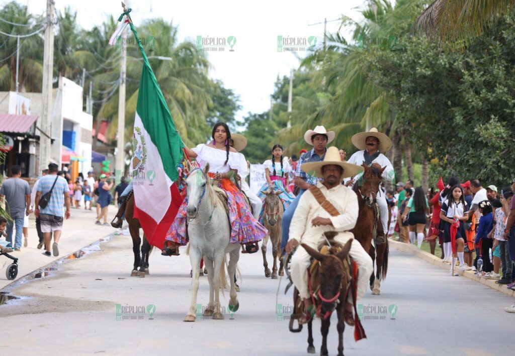 Participa Blanca Merari en El Desfile Conmemorativo Del 113 Aniversario del Inicio De La Revolución Mexicana