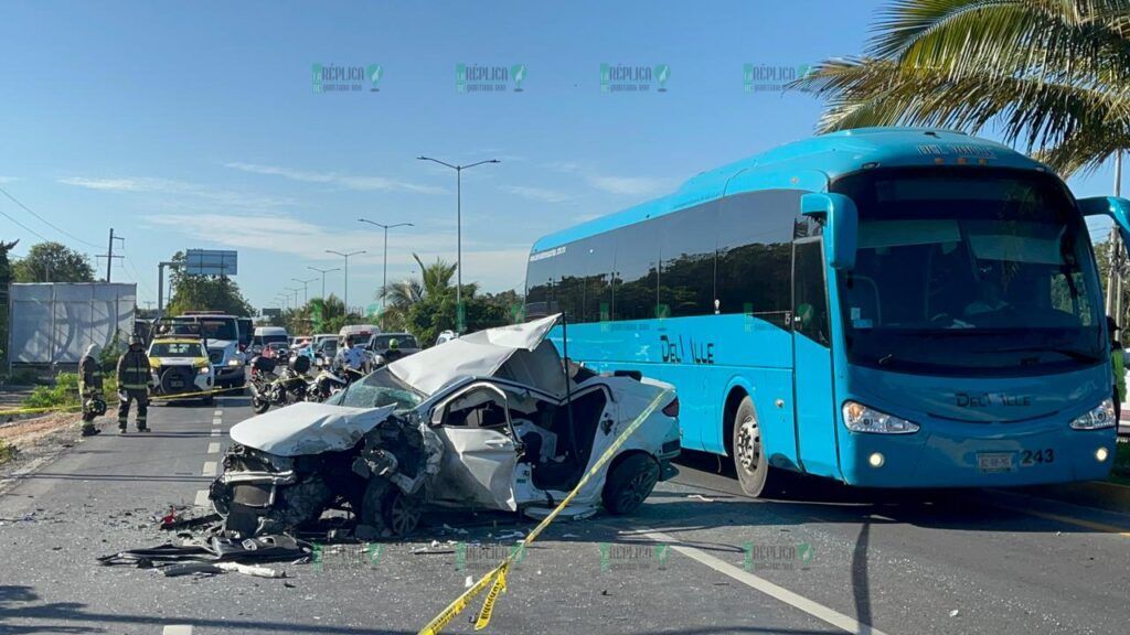 Muere automovilista al chocar en el puente del aeropuerto de Cancún