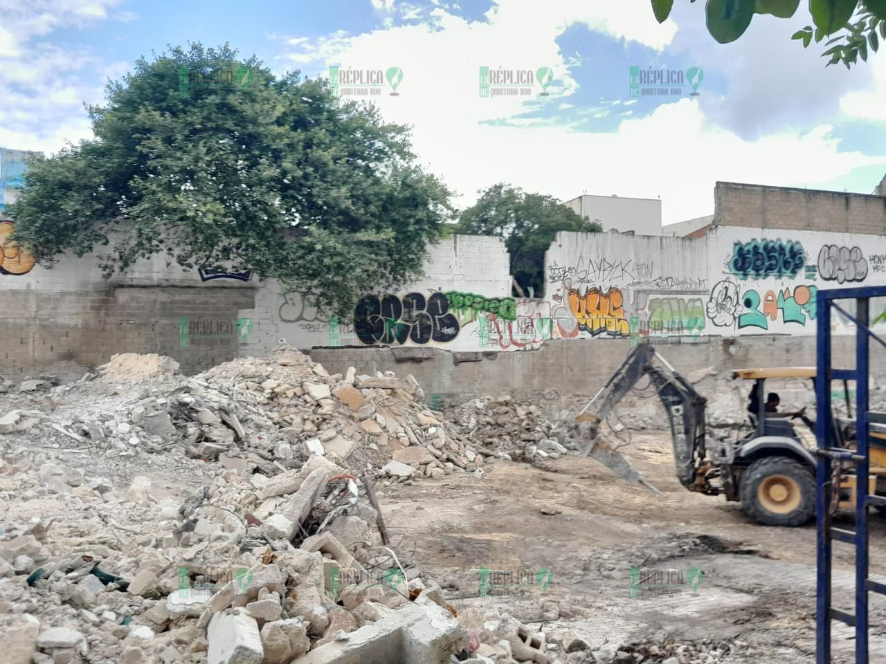 Demuelen antiguas oficinas de CAPA en Playa del Carmen