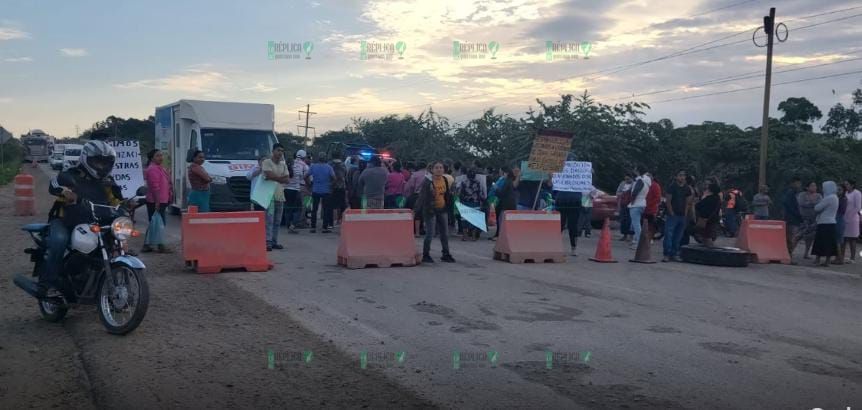 Liberan habitantes de Juan Sarabia carretera Chetumal-Escárcega