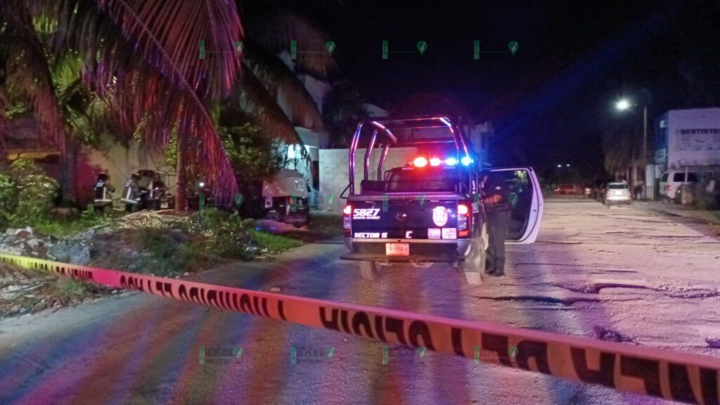 Incendian 2 mototaxis en distintos puntos de Cancún