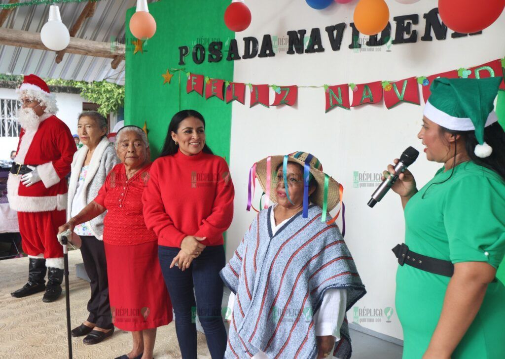 Ofrece Blanca Merari desayuno navideño a los adultos mayores de Leona Vicario