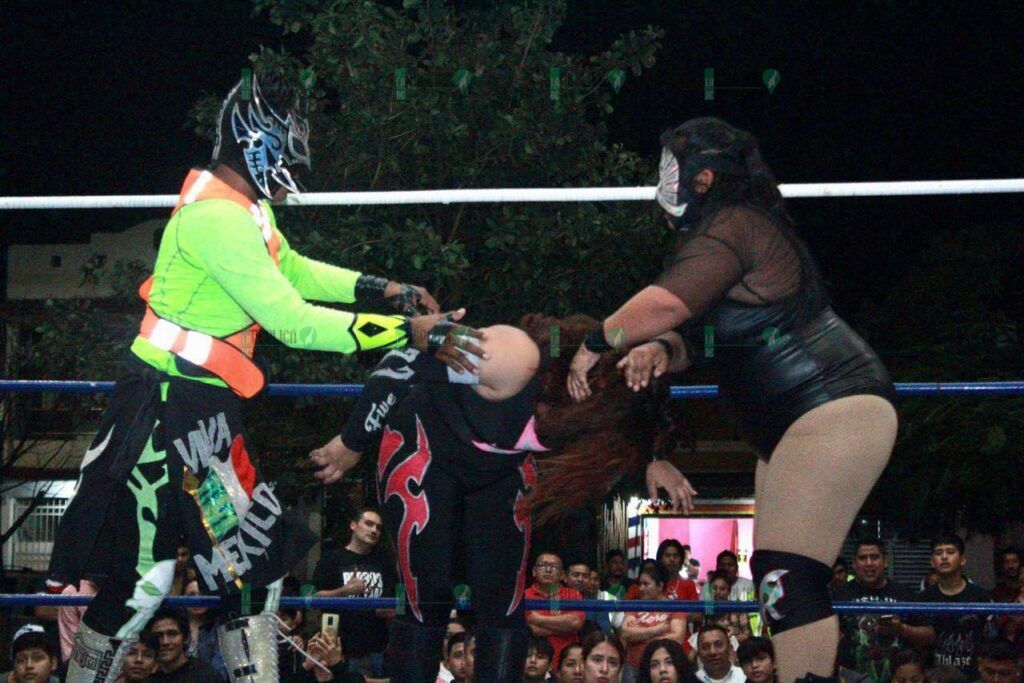 Espectacular cierre de año del programa “Lucha Libre en tu Colonia” en Solidaridad