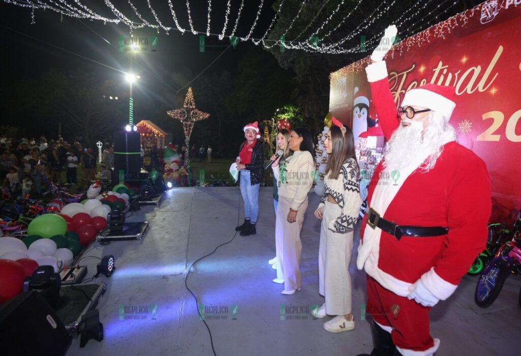 Disfrutan habitantes de Puerto Morelos del Gran Festival Navideño 2023