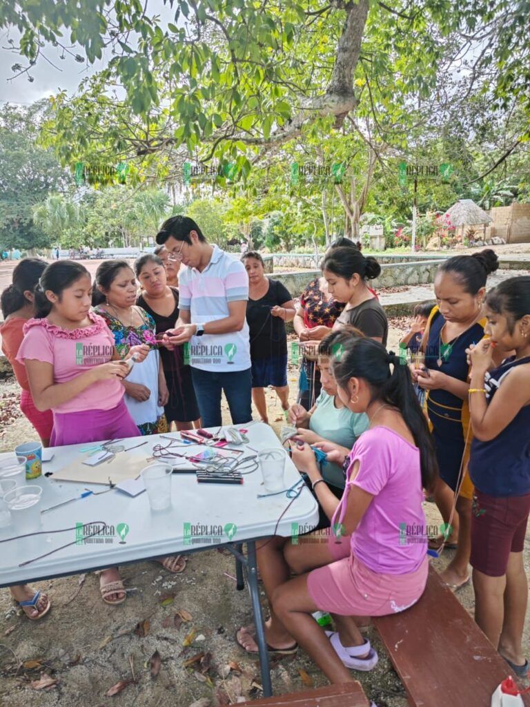 Exitoso taller de pompones para el empoderamiento de la mujer maya en Tulum