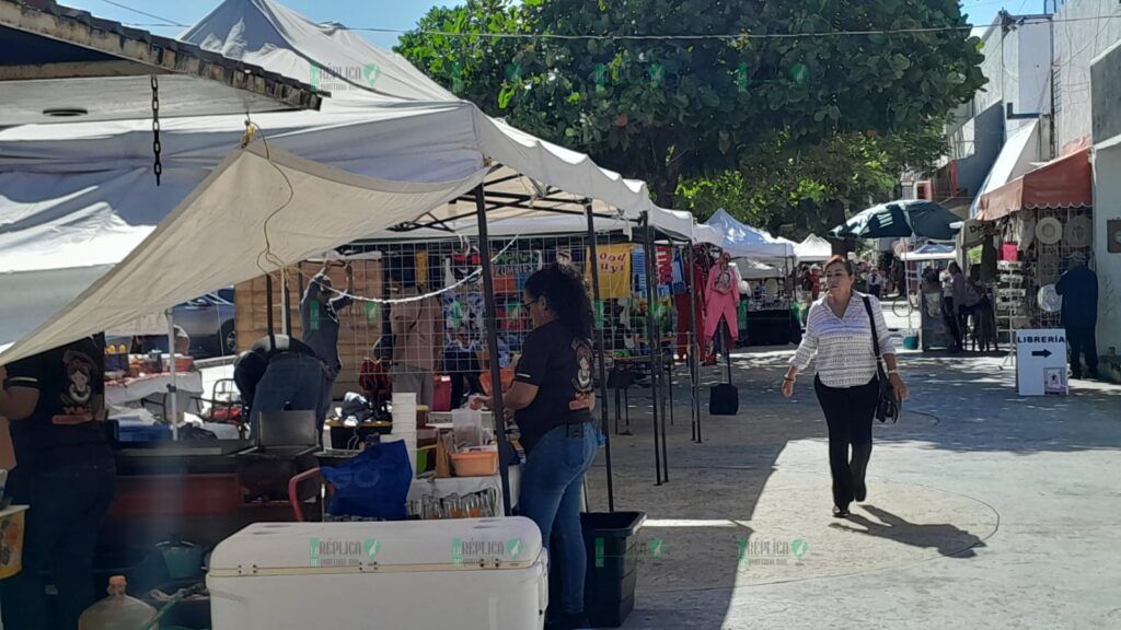 Habitantes del centro de Cancún, sin estacionamientos, por obras del Parque de Las Palapas