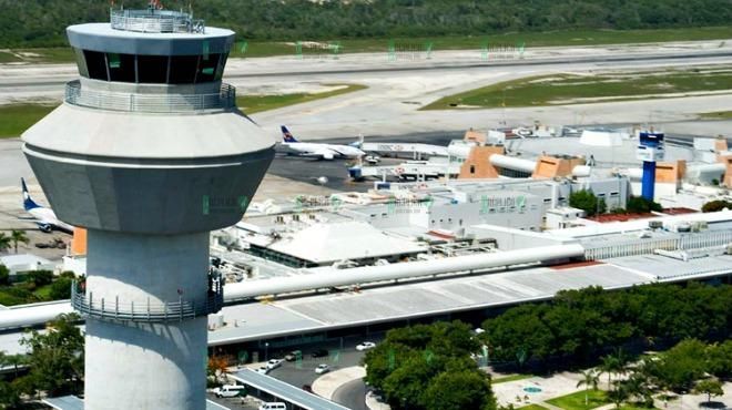 Afecta banco de niebla operaciones en aeropuerto de Cancún