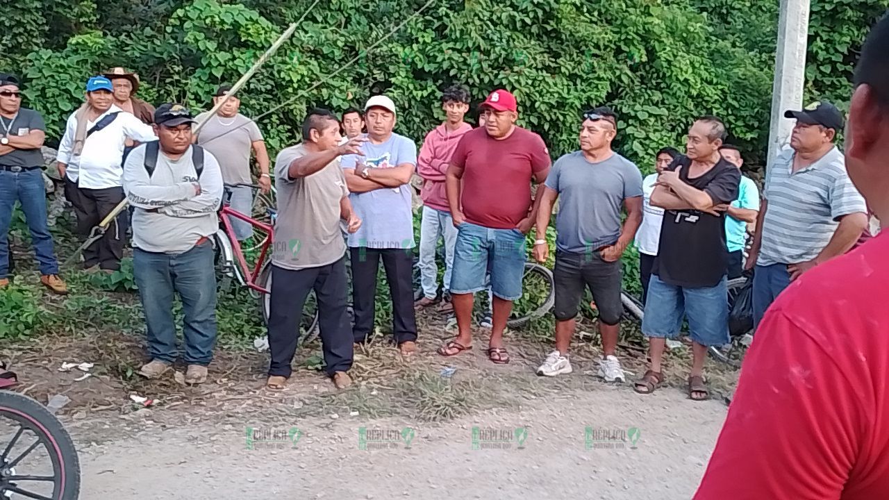 Ejidatarios de Nuevo Xcan pasan Navidad en bloqueo carretero
