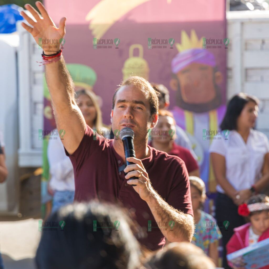 Caravana de Reyes 2024: Diego Castañón lleva felicidad a colonias de Tulum