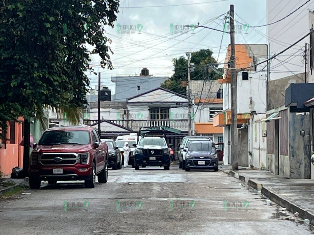 Ejecutan a un hombre a bordo de su auto, en las inmediaciones de 'El Crucero' de Cancún