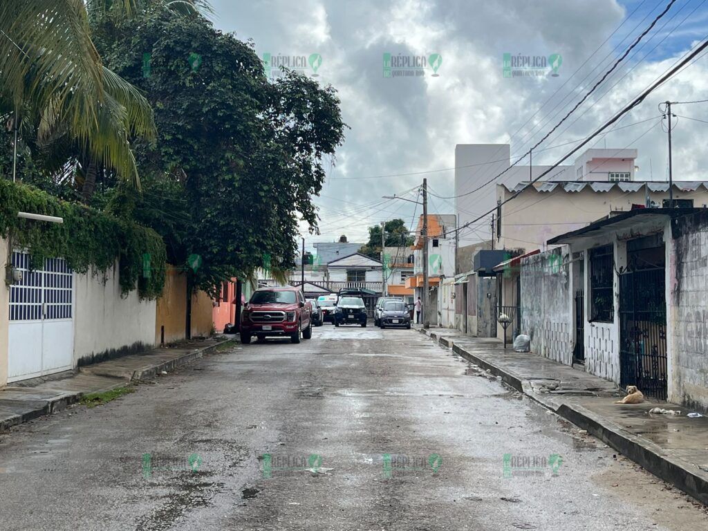 Ejecutan a un hombre a bordo de su auto, en las inmediaciones de 'El Crucero' de Cancún