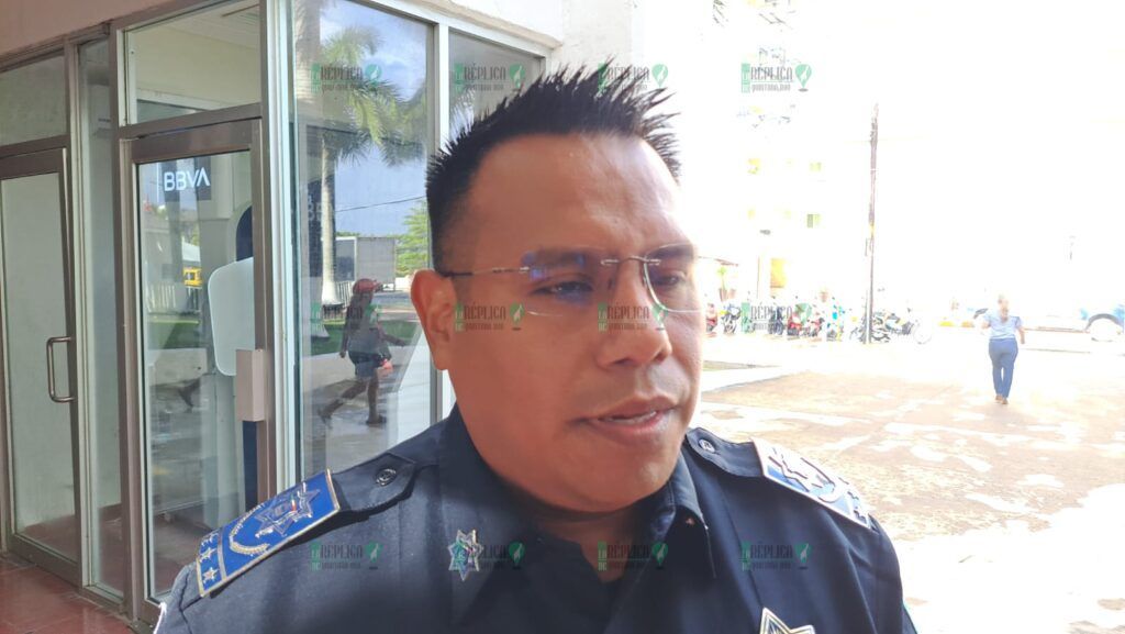 Protestan policías municipales en Cozumel, para denunciar descuentos y falta de inclusión en aumento salarial