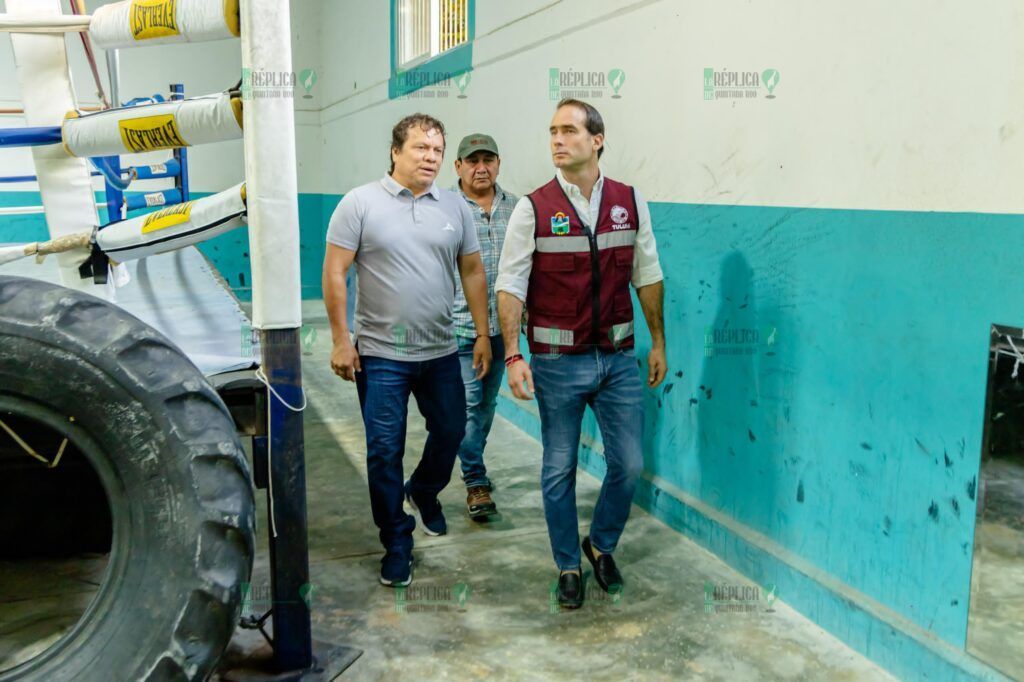 Diego Castañón supervisa avances de la ampliación y rehabilitación de la Unidad Deportiva de Tulum