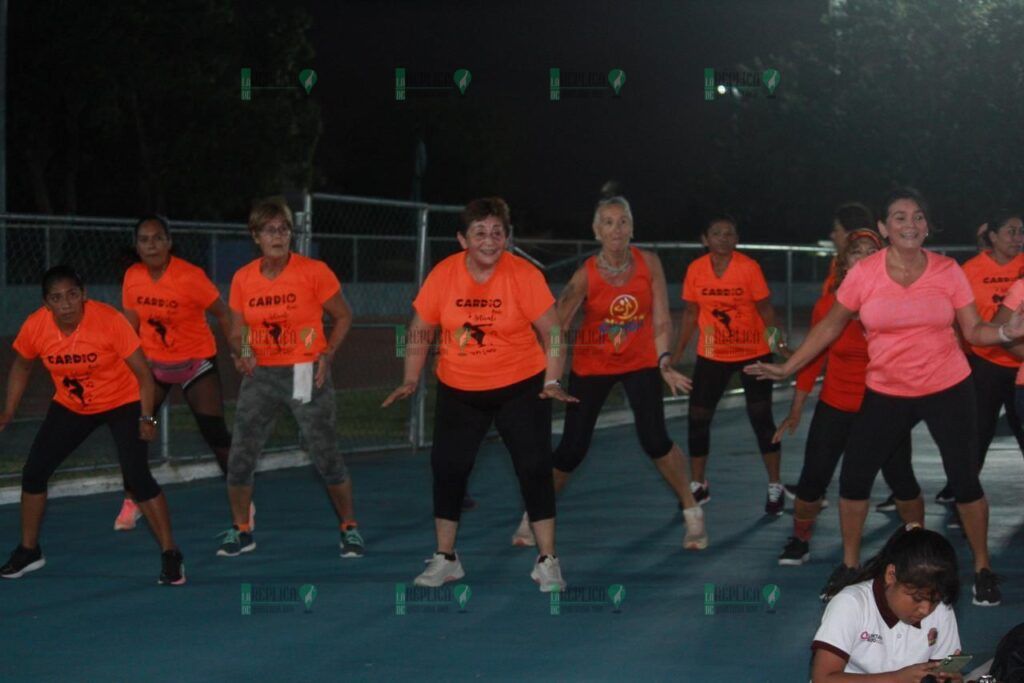 Realizan con éxito la mega clase “Día Naranja: Bailando contra la violencia”