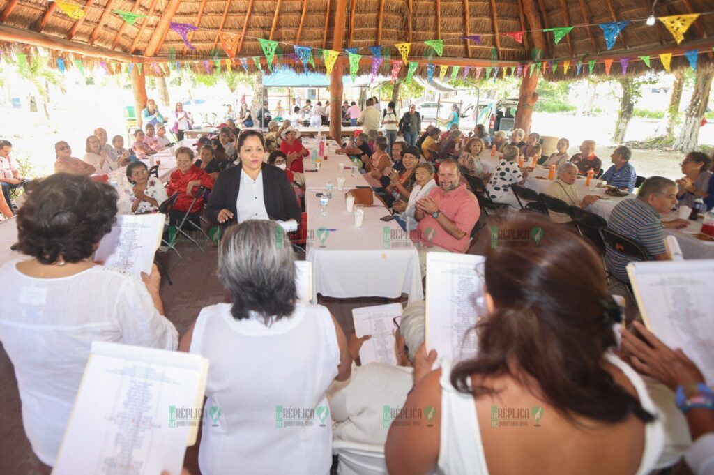 Adultos mayores de Puerto Morelos conviven en el “Kooten Hanal”