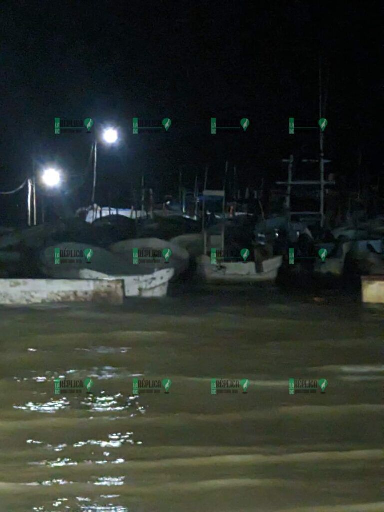 Causa desborde de mar cuantiosos daños materiales en el puerto de Chiquilá