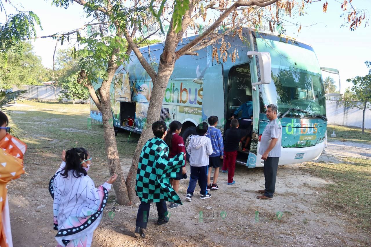 Estudiantes de Puerto Morelos aprenden medidas de seguridad como transeúntes y usuarios del transporte público