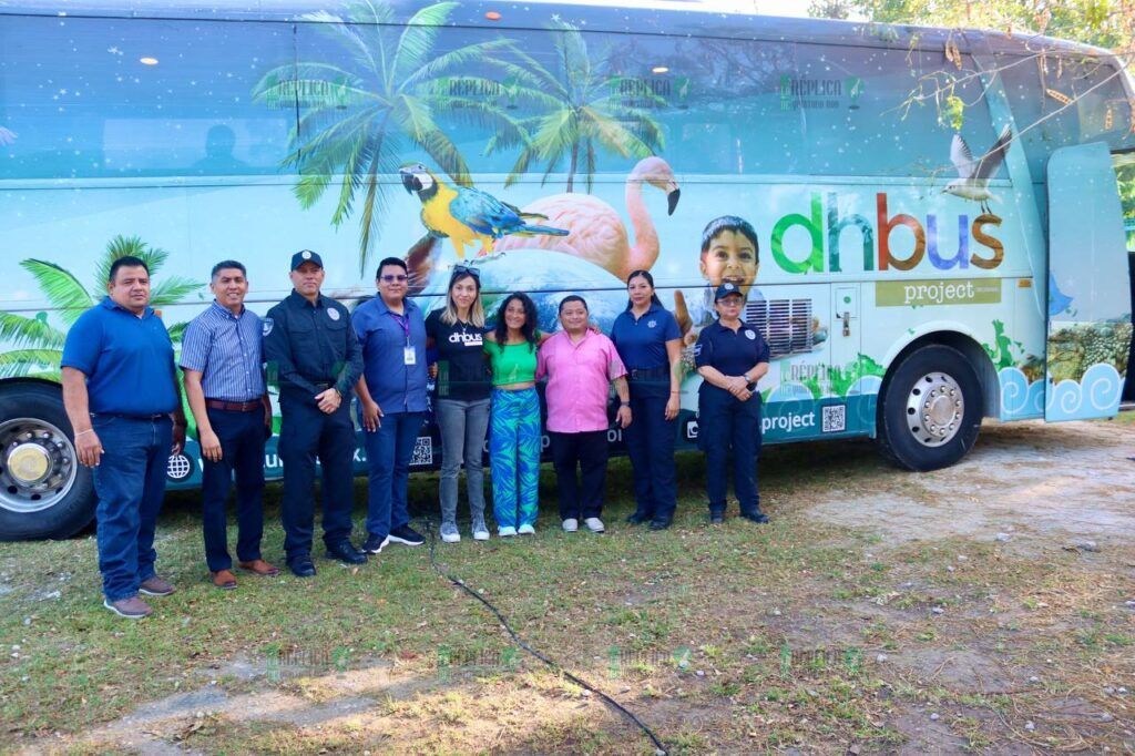 Estudiantes de Puerto Morelos aprenden medidas de seguridad como transeúntes y usuarios del transporte público