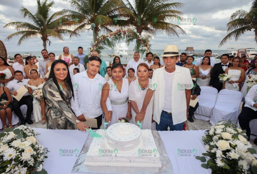 Contraen matrimonio 20 parejas de Puerto Morelos durante las Bodas Colectivas 2024