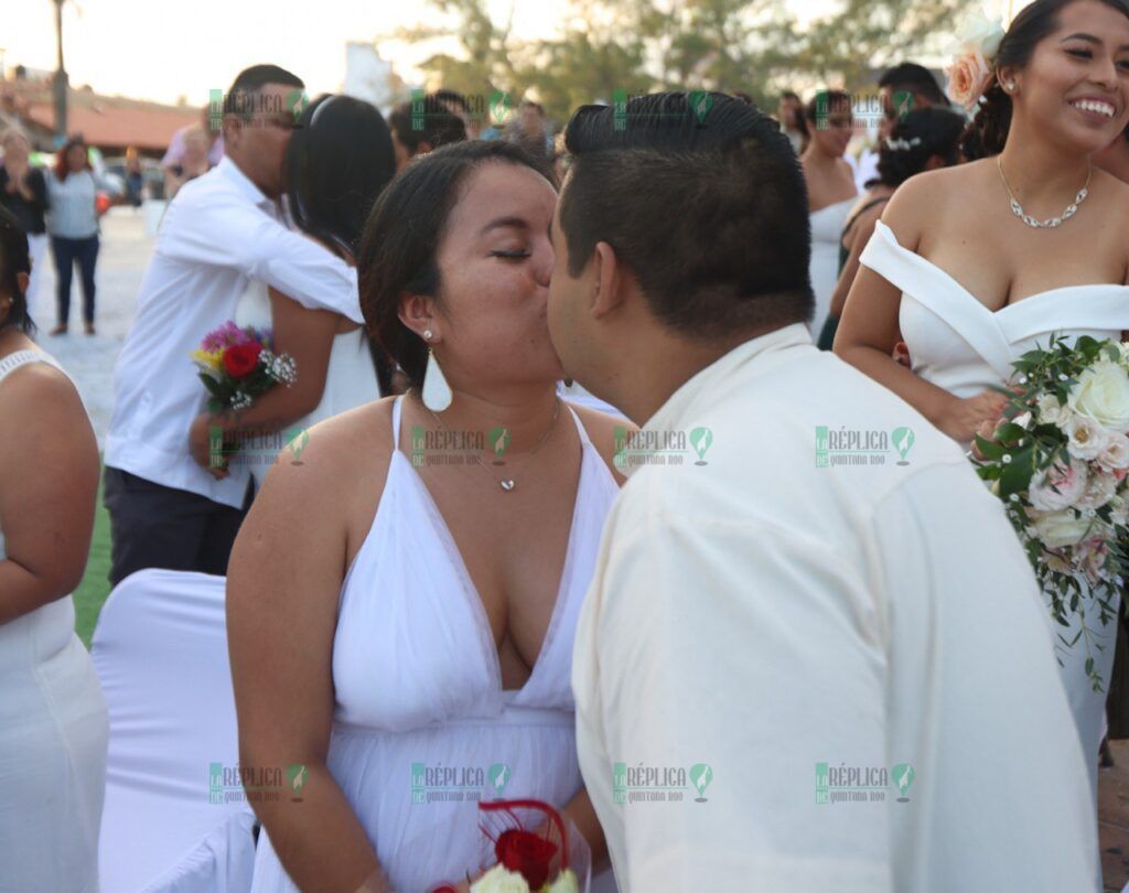 Contraen matrimonio 20 parejas de Puerto Morelos durante las Bodas Colectivas 2024