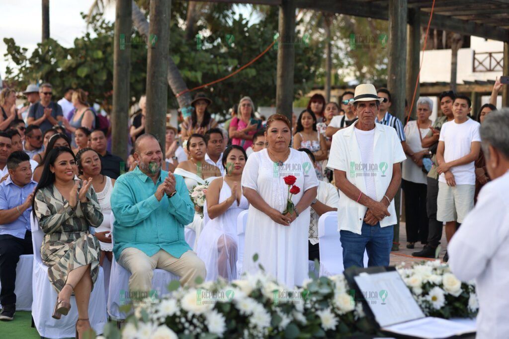 Contraen matrimonio 20 parejas de Puerto Morelos durante las Bodas Colectivas 2024