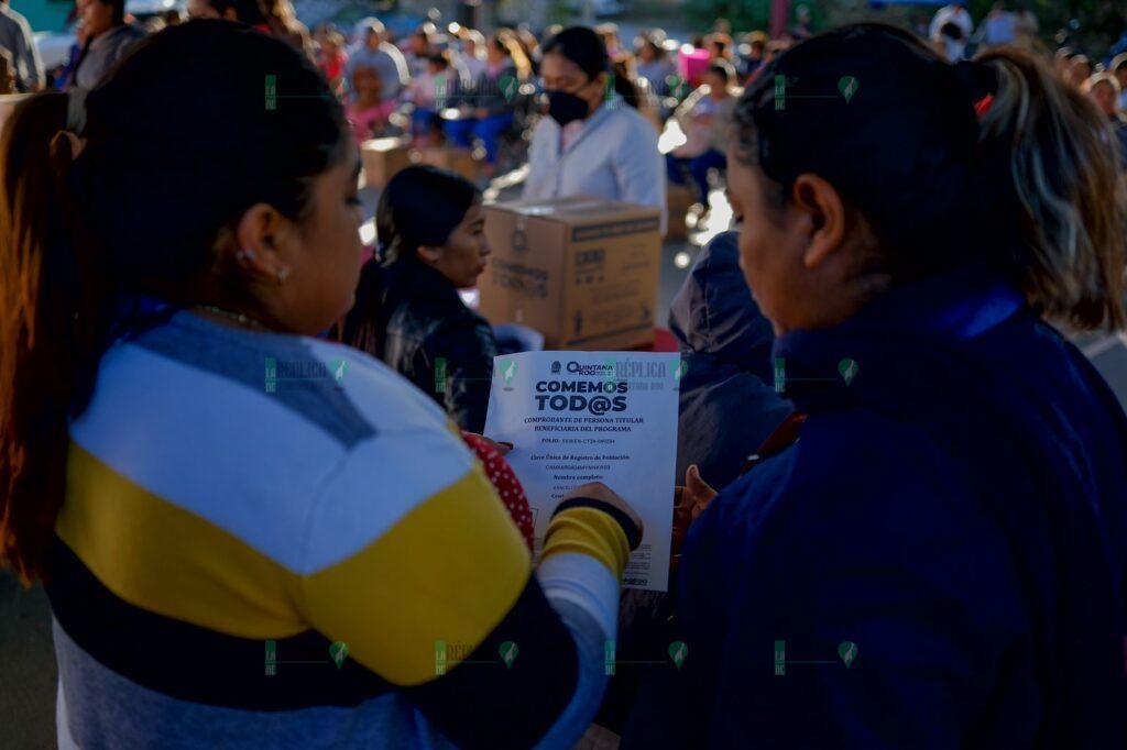 Lleva Mara Lezama esperanza y apoyos a la zona Maya con entrega de tarjetas “Comemos Tod@s”