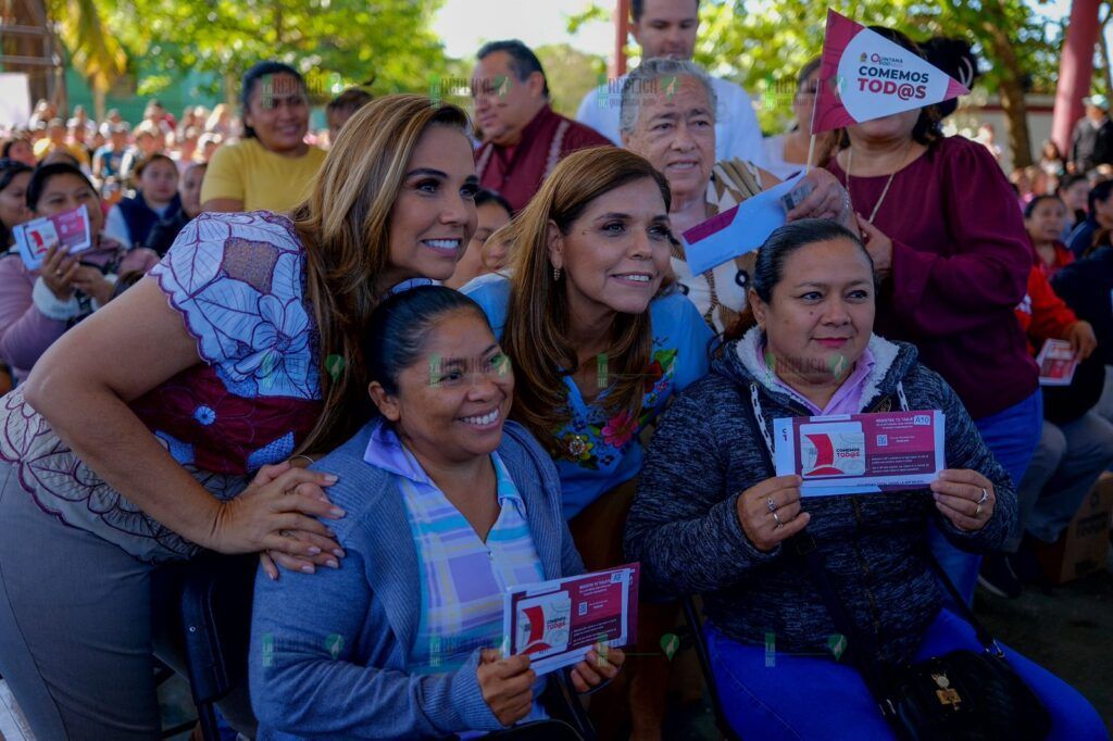 Lleva Mara Lezama esperanza y apoyos a la zona Maya con entrega de tarjetas “Comemos Tod@s”