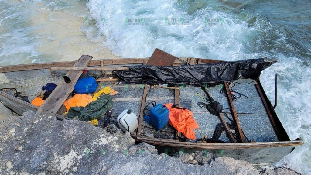 Atraca barca hechiza en costas de Isla Mujeres; cubanos a bordo escapan del lugar