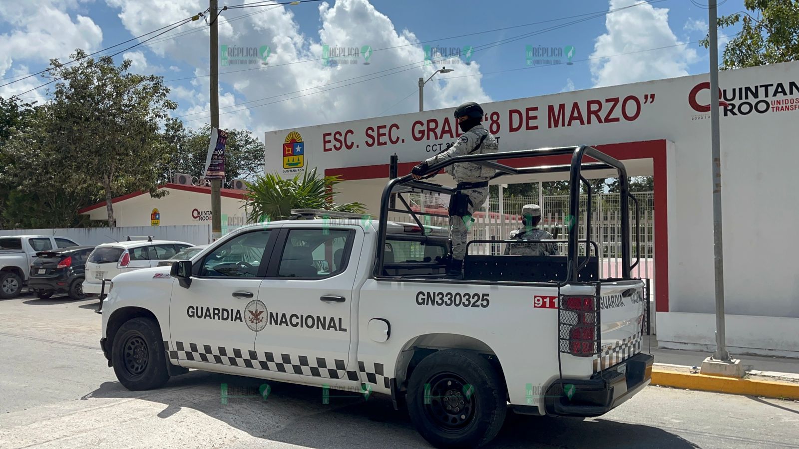 Evacúan dos escuelas en Cancún y otra en Tulum, por supuestas amenazas de ataques armados