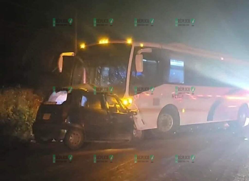 Muere automovilista tras chocar de frente contra un autobús, en el tramo Felipe Carrillo Puerto-Tulum