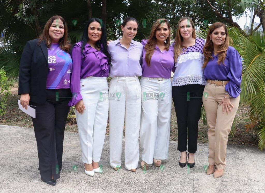 Atestiguan autoridades de Puerto Morelos la toma de protesta de las redes de mujeres jóvenes Faros de Luz