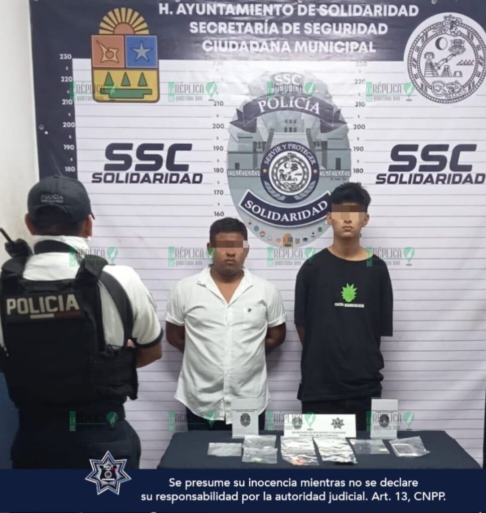 Sorprenden a dos sujetos manipulando al parecer cocaína