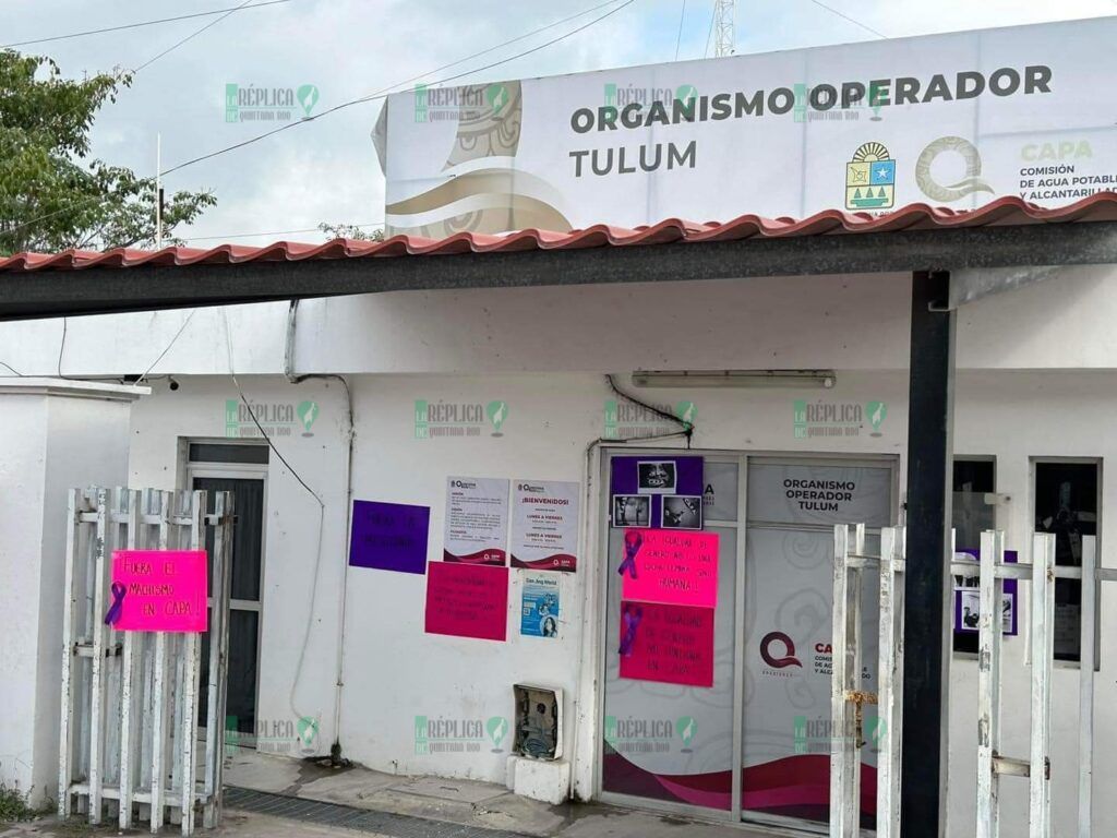 Se manifiestan trabajadores de confianza de CAPA en Tulum, contra presunto acoso