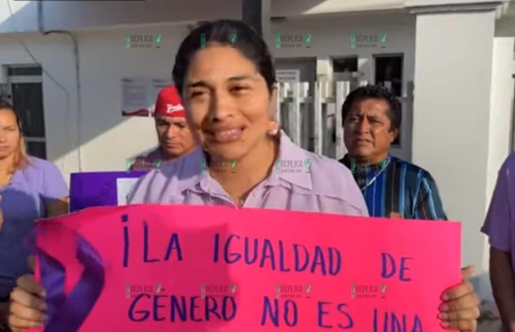 Se manifiestan trabajadores de confianza de CAPA en Tulum, contra presunto acoso