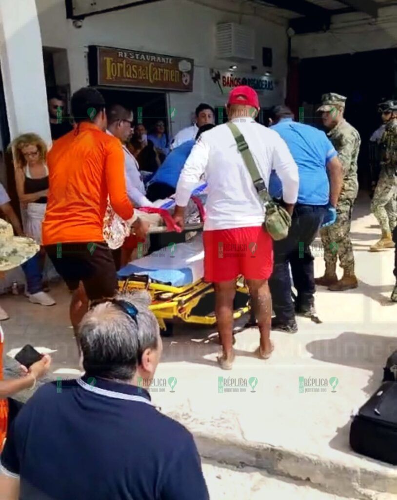 Rescatan a bañista que estuvo a punto de ahogarse en Playa del Carmen