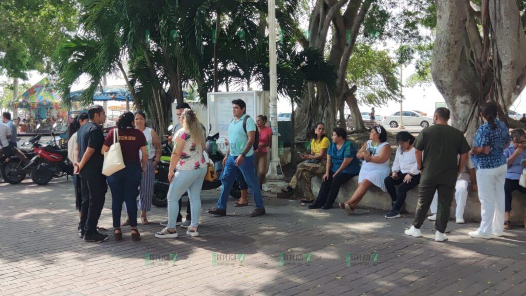 Se manifiestan ante subdelegación del ISSSTE en Chetumal; exigen salida de jefa de enfermeras