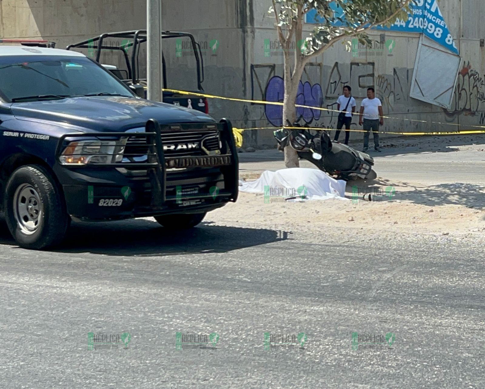 Muere un motociclista tras chocar contra un árbol en la avenida Colosio de Playa del Carmen