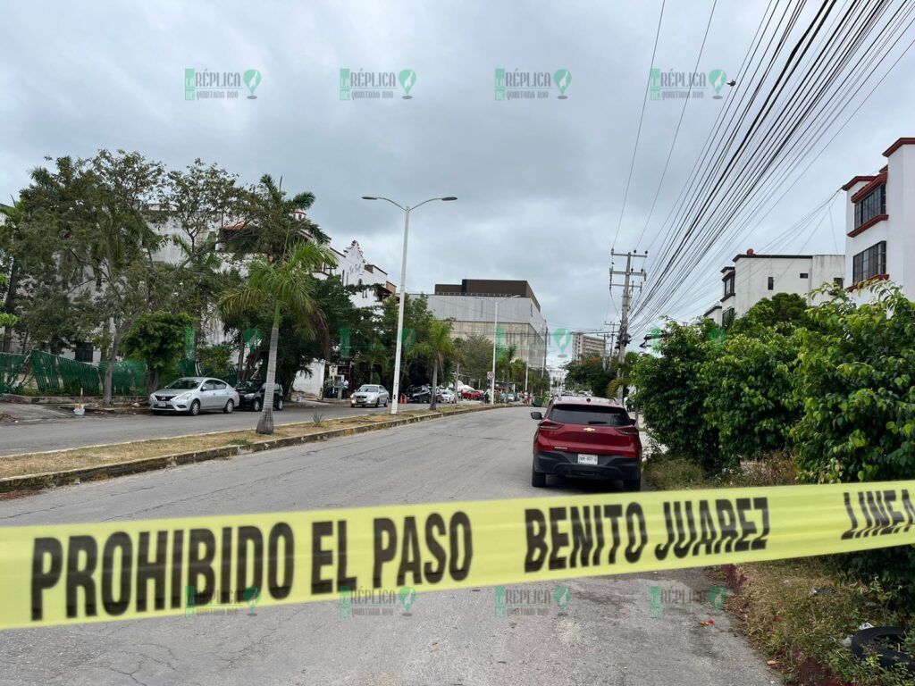 Balean a un hombre dentro de un auto en la Supermanzana 15 de Cancún